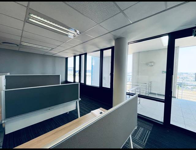 1,600M² OFFICE TO LET IN WATERFALL